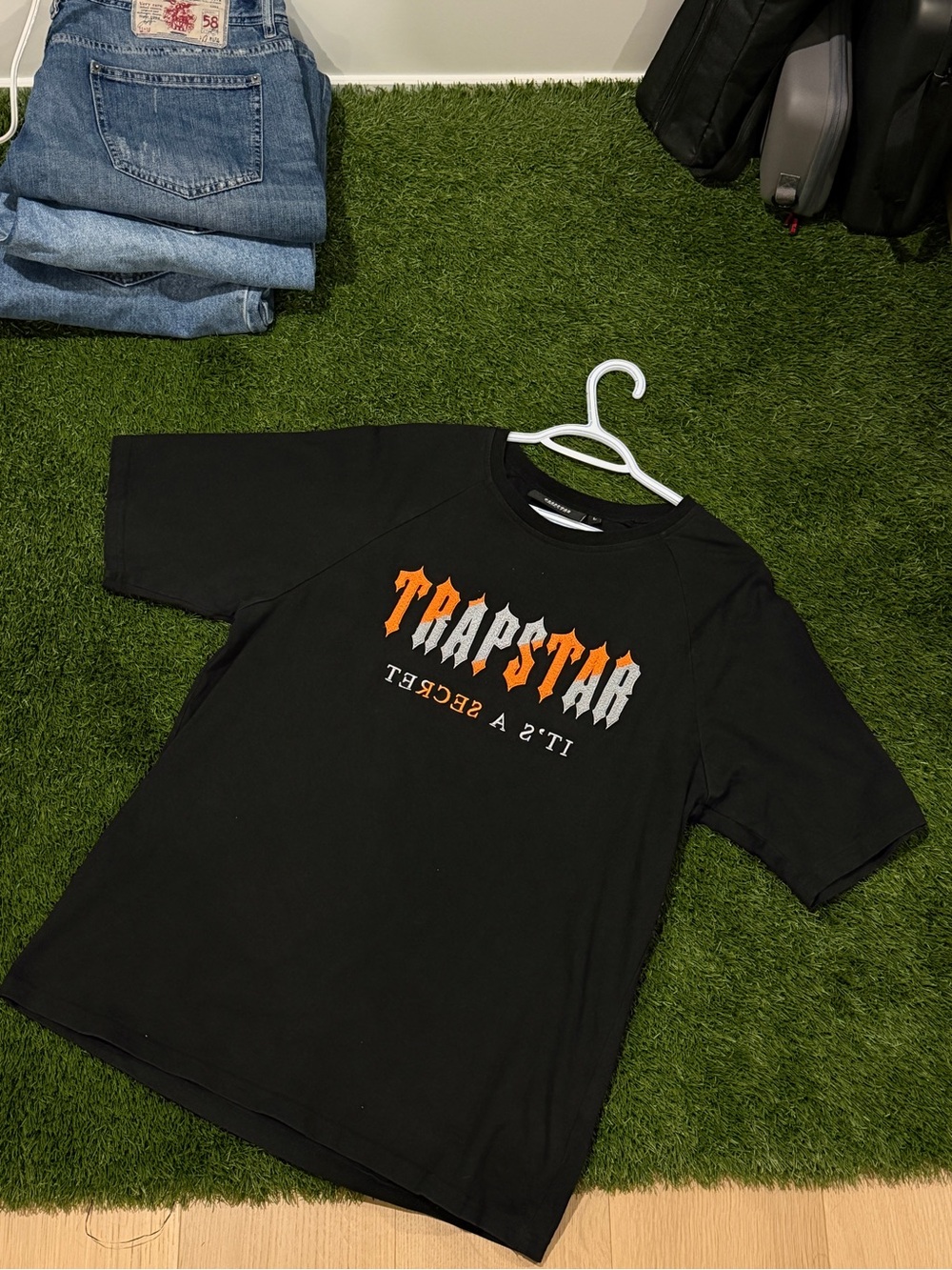 TRAPSTAR MEN Black Graphic Tee with Orange Logo